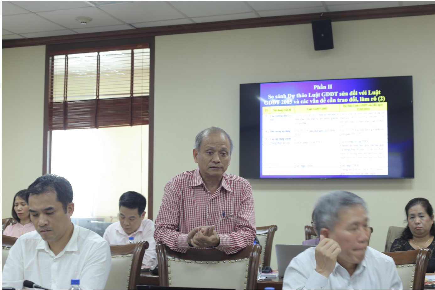 Ông Lê Hồng Hà, Phó Chủ tịch Hội Tin học Việt Nam trình bày tham luận tại Hội thảo.